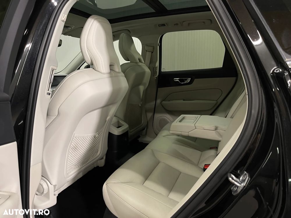 Volvo XC 60 Recharge T8 Twin Engine eAWD Inscription - 12