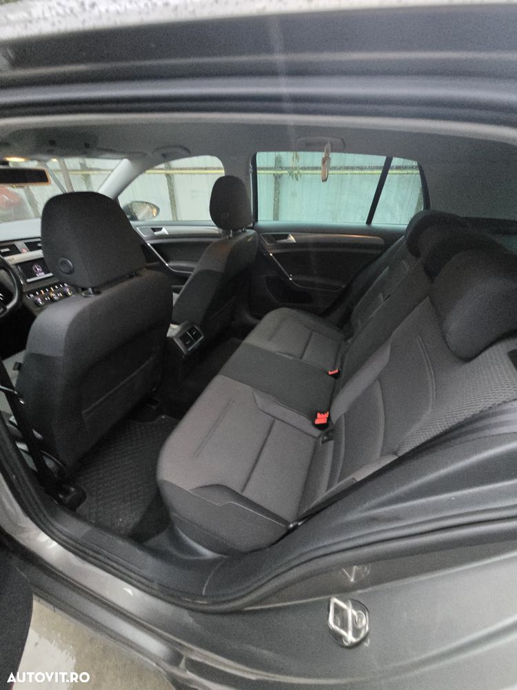 Volkswagen Golf - 13