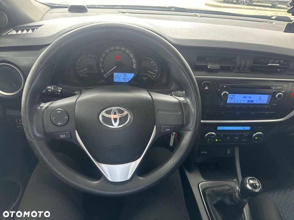 Toyota Auris - 19