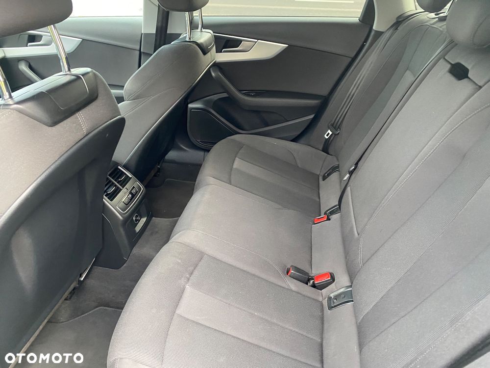 Audi A4 Avant 40 TDI quattro S tronic S line - 13