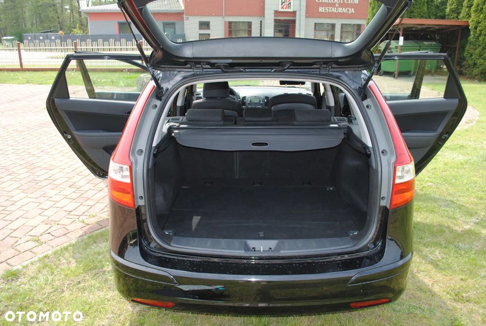 Hyundai i30 i30cw 1.6 CRDi Edition 20 - 21