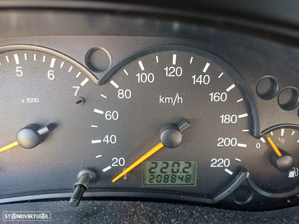 Ford Focus 1.6 Ghia - 5