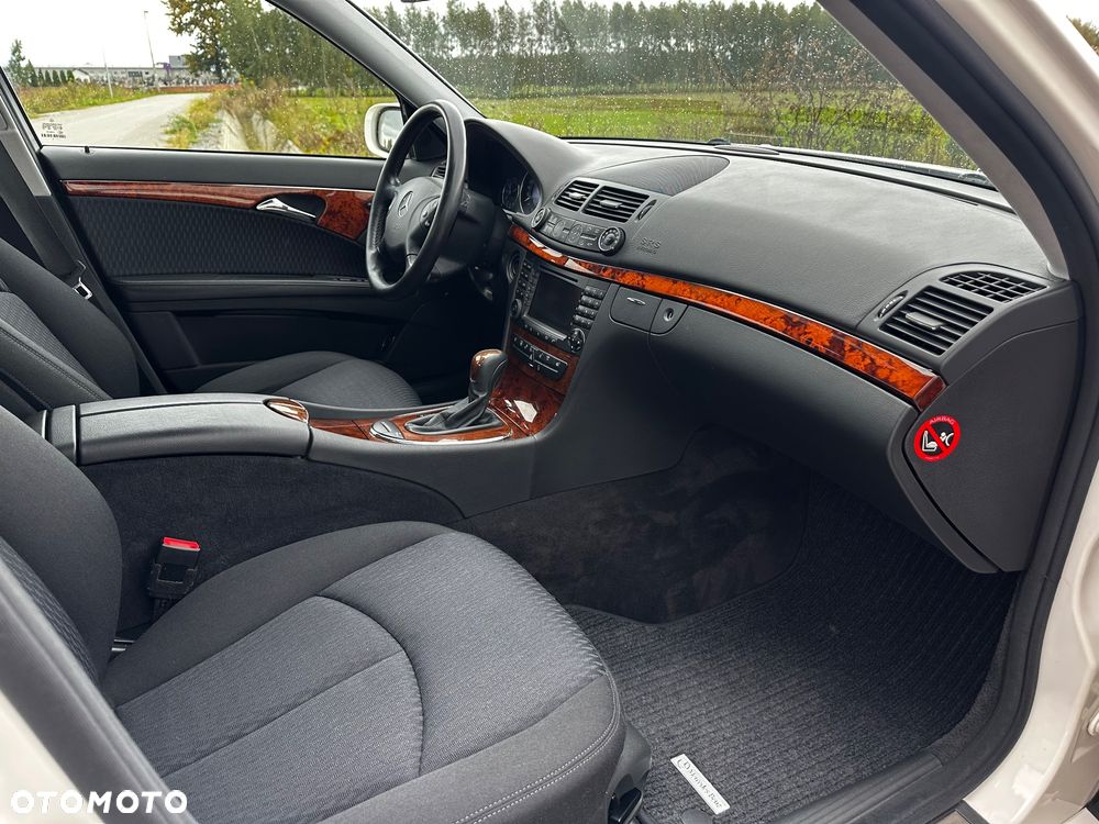 Mercedes-Benz Klasa E 350 4Matic Automatik Classic - 16