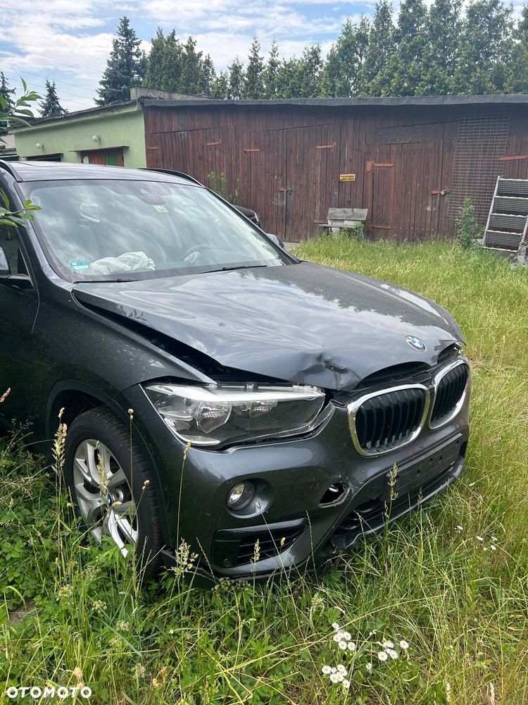 BMW X1 xDrive20i Sport Line - 4