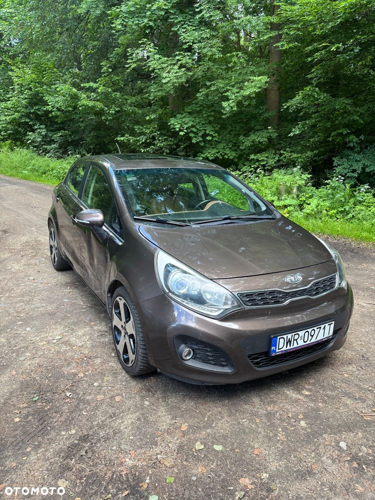 Kia Rio 1.4 M - 12