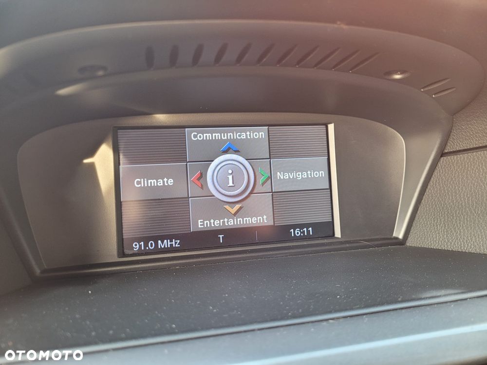 BMW Seria 5 520d - 29