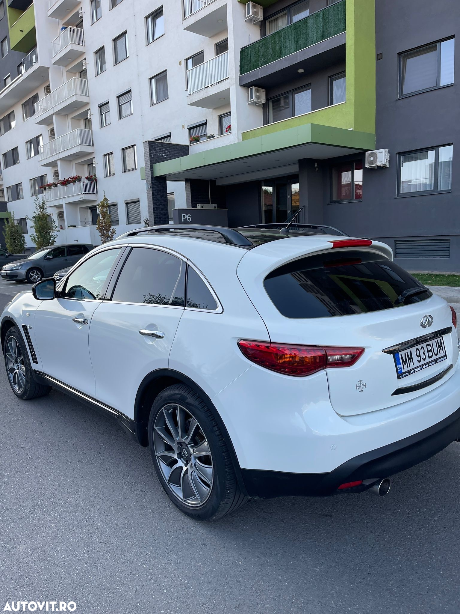 Infiniti QX70 - 7