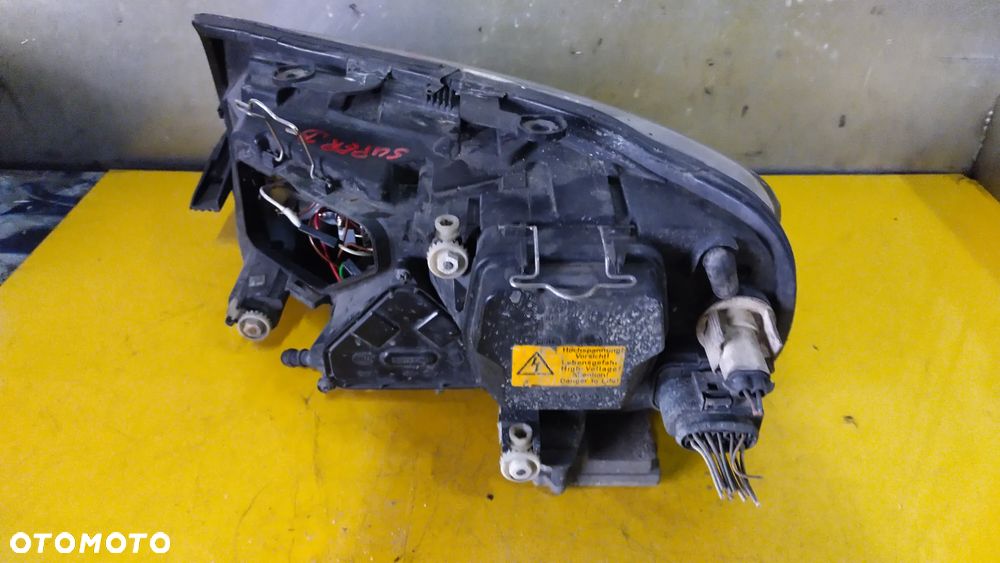 Lampa reflektor prawy skoda superb - 8