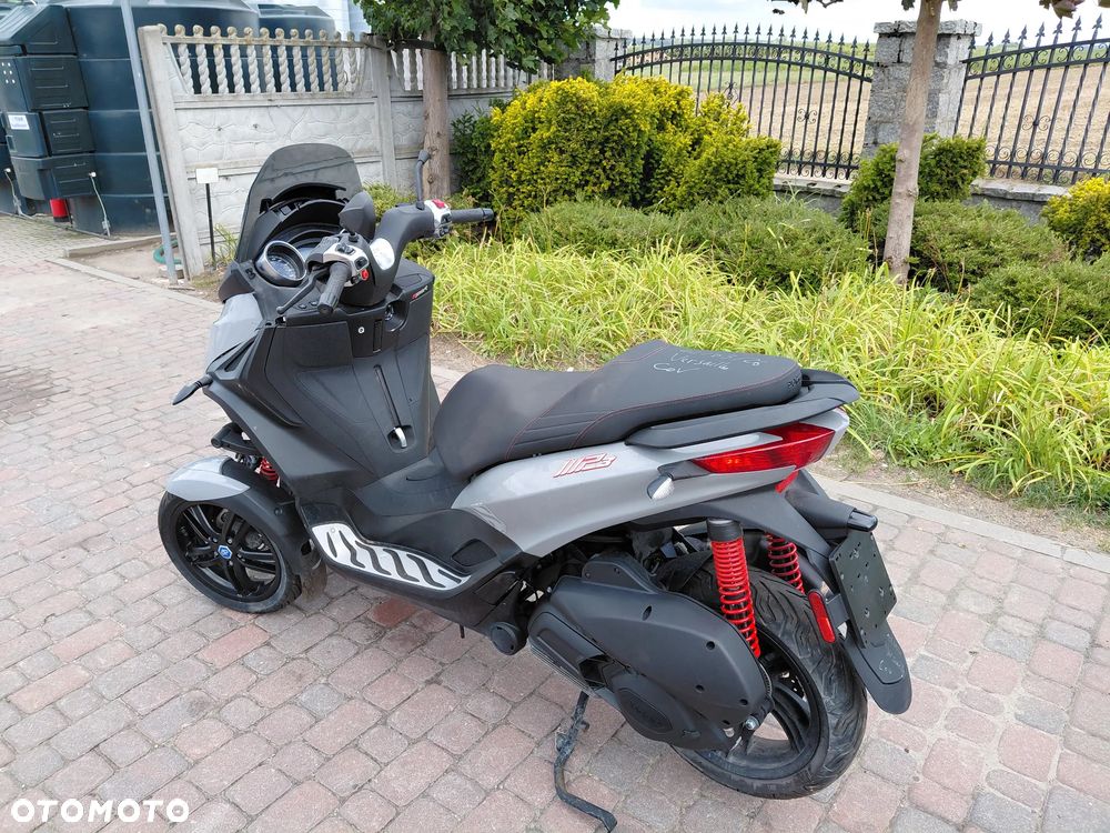 Piaggio MP-3 - 3