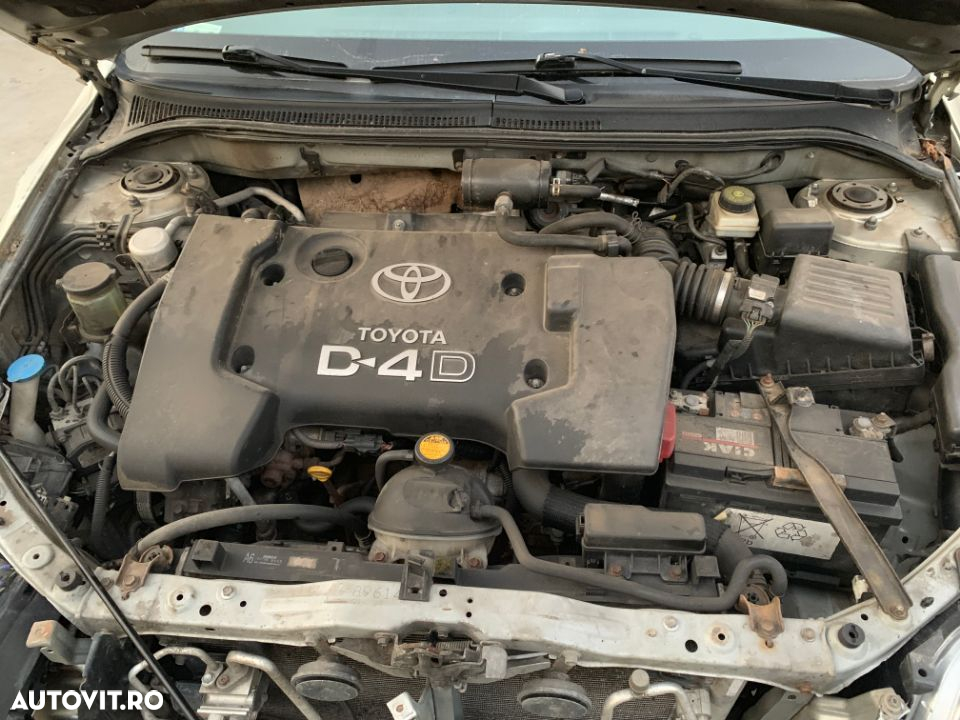 Dezmembram  Toyota Avensis Break - 3