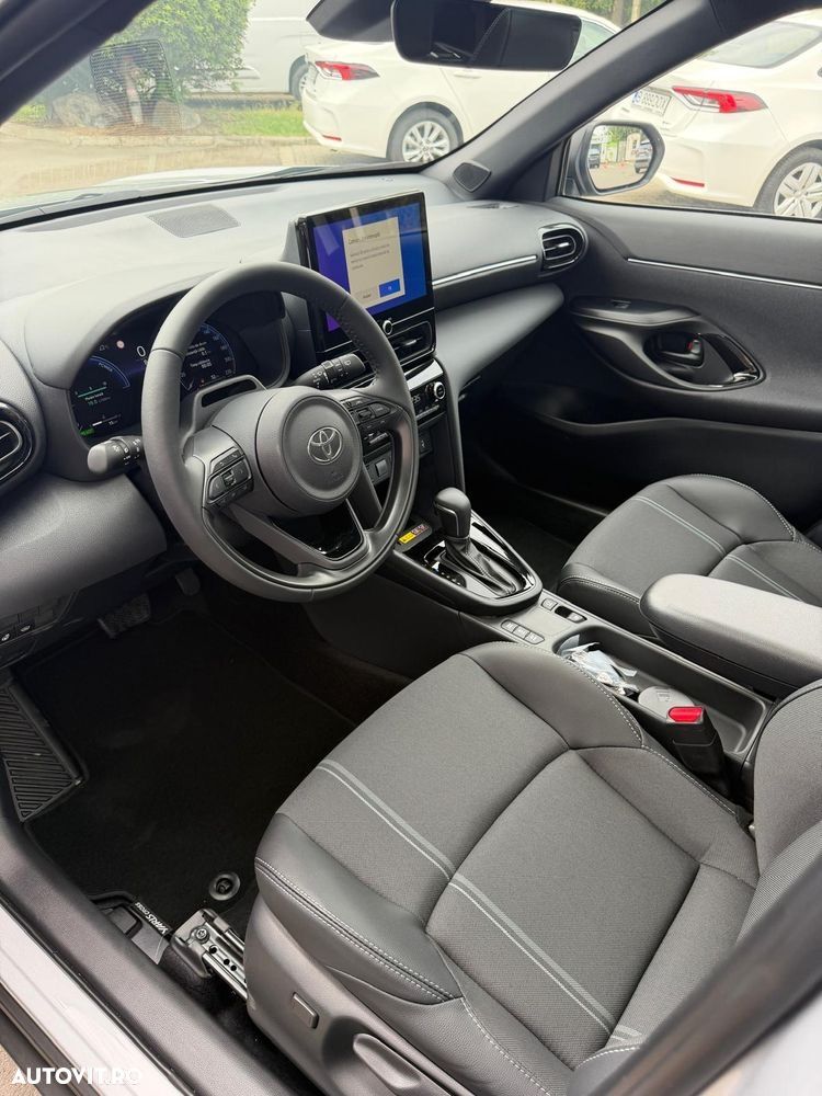 Toyota Yaris Cross 1.5 VVT-i HSD 130 4x2 HEV Exclusive - 9