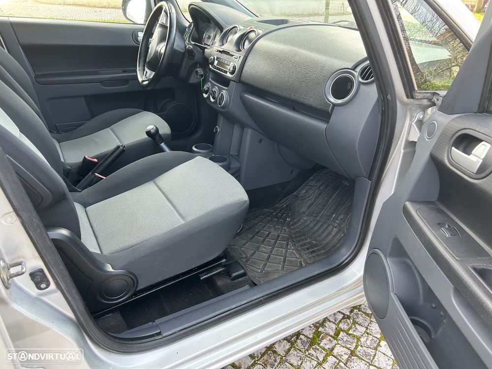 Mitsubishi Colt - 14