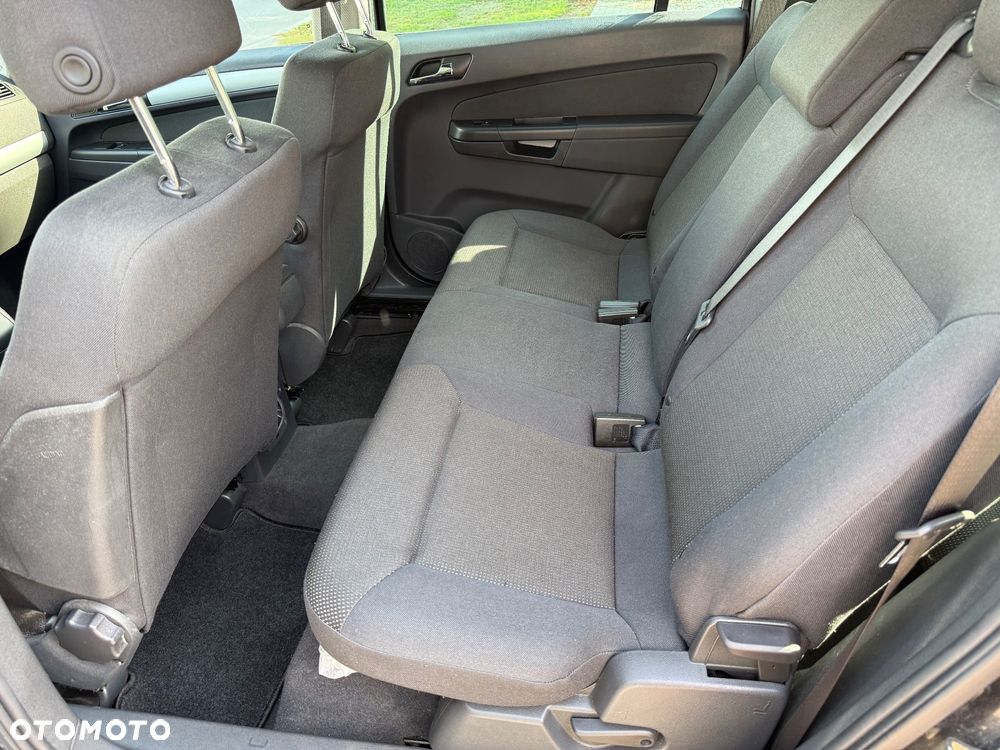 Opel Zafira 1.8 Cosmo - 29