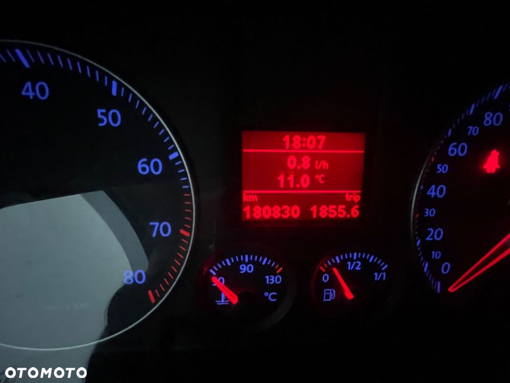 Volkswagen Touran - 5