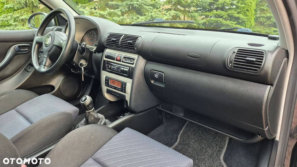 Seat Leon 1.6 16V Signo - 13