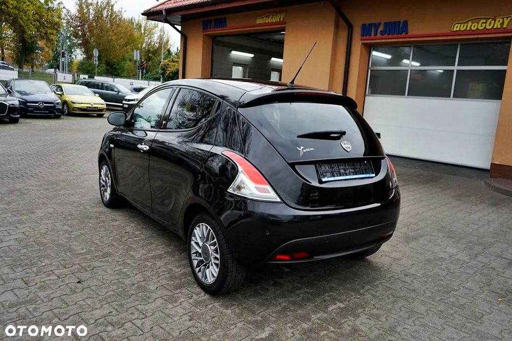 Lancia Ypsilon Y 0.9 TwinAir Turbo 8V Gold - 6