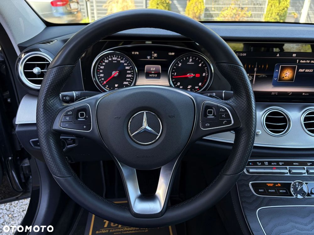 Mercedes-Benz Klasa E 220 d 9G-TRONIC - 23