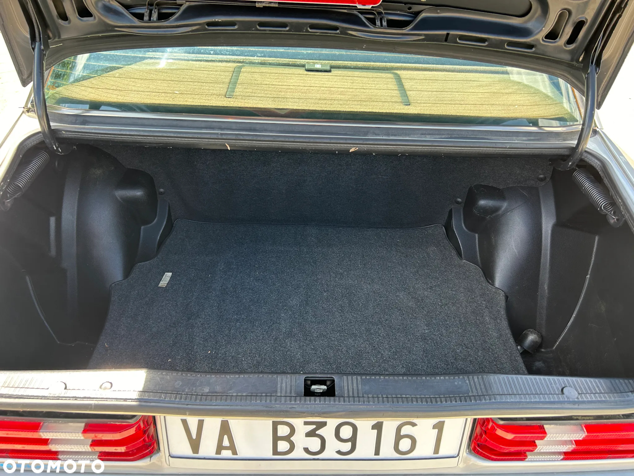 Mercedes-Benz W201 (190) - 24