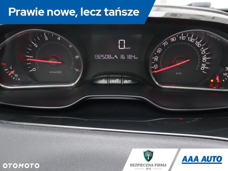 Peugeot 208 - 12
