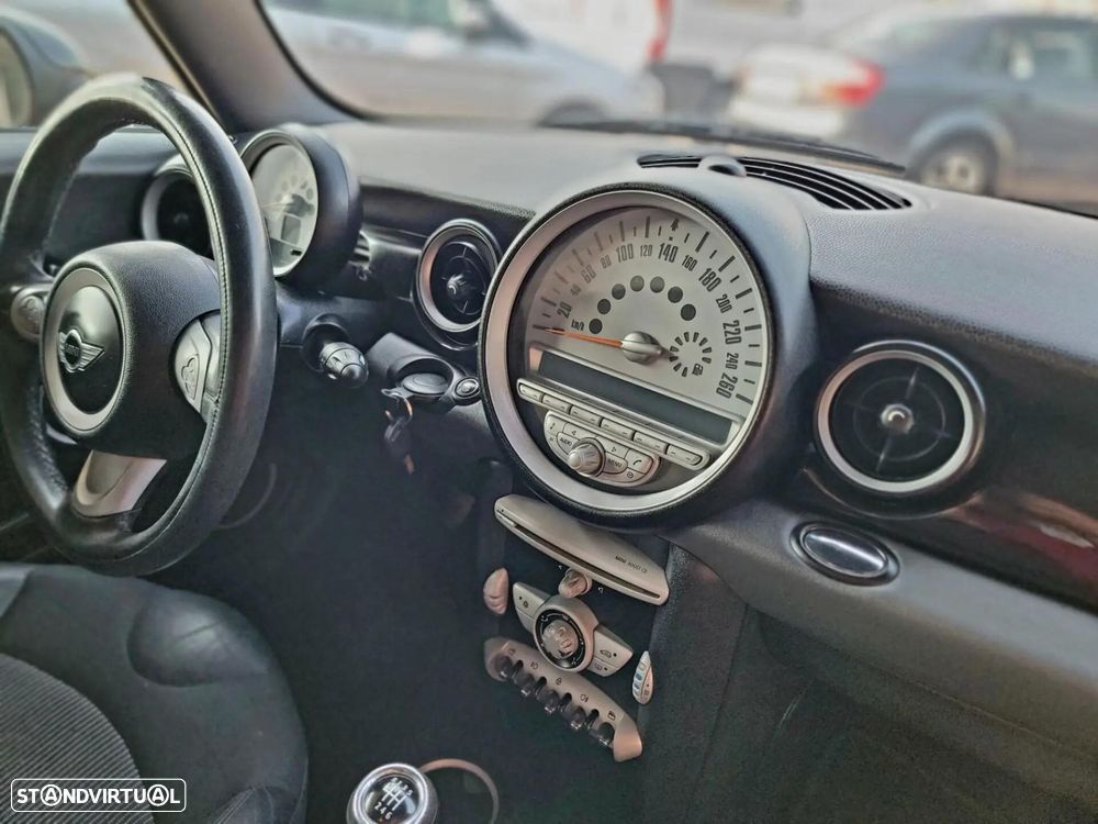 MINI 3 Portas Cooper D - 12