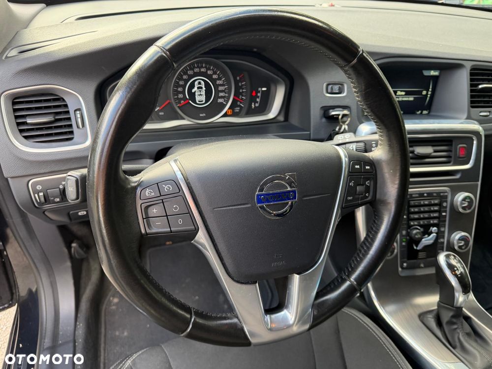 Volvo V60 T3 Geartronic Momentum - 7