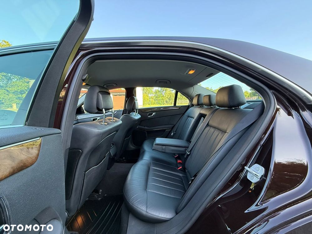 Mercedes-Benz Klasa E 250 CDI BlueEff Elegance - 22