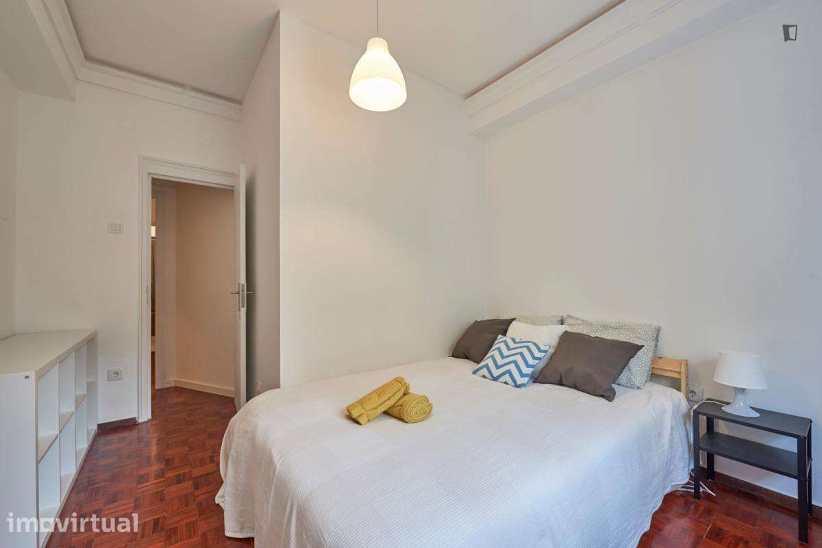Quarto - localizado em Marquês de Pombal Lisbon - Grande imagem: 4/45