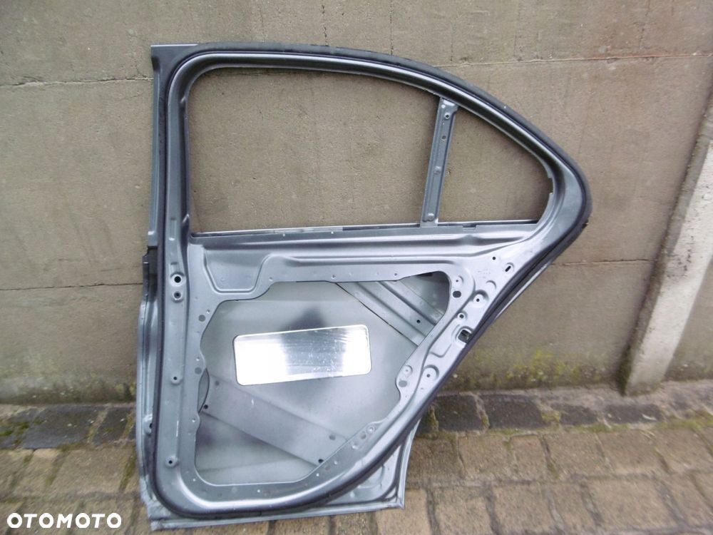 mercedes c-klasa w205 sedan - drzwi tylne prawe - 5