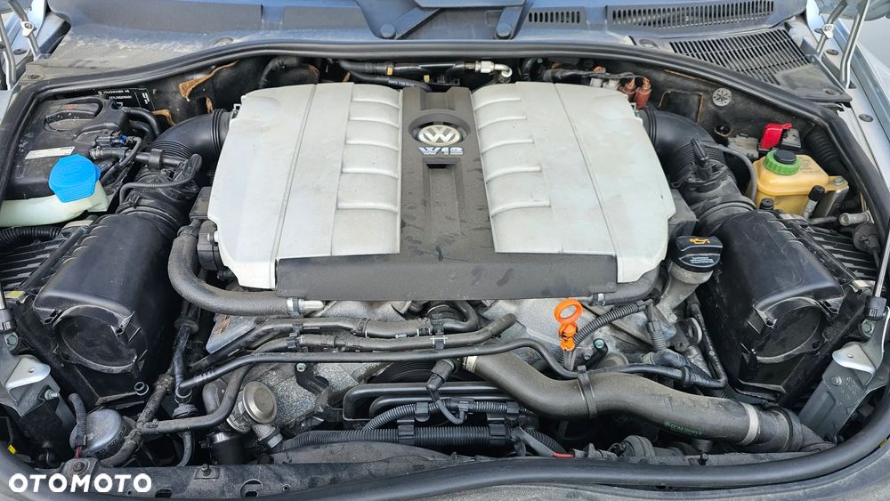 Volkswagen Touareg 6.0 W12 Automatik Sport - 12