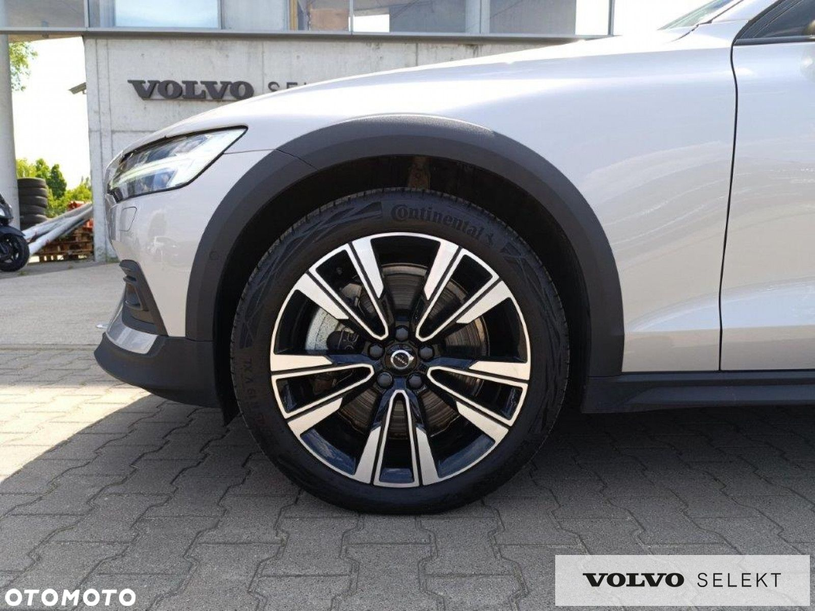 Volvo V60 Cross Country - 33
