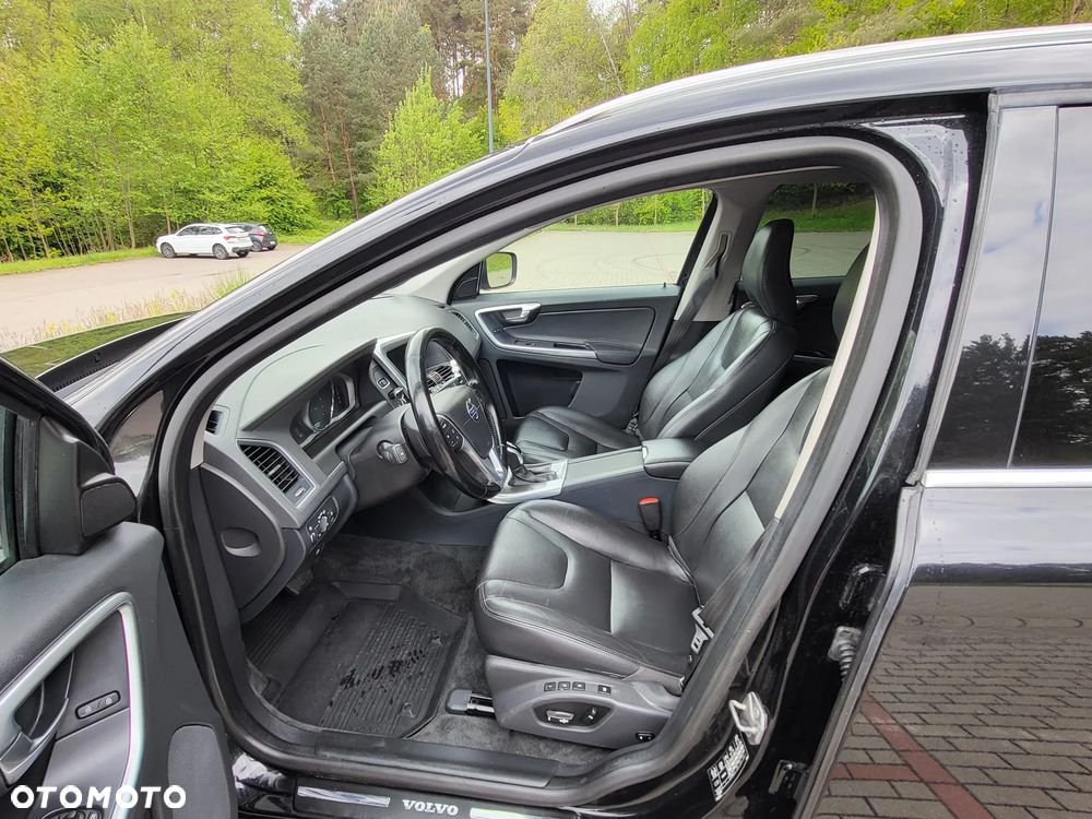 Volvo XC 60 D5 AWD Geartronic Summum - 6