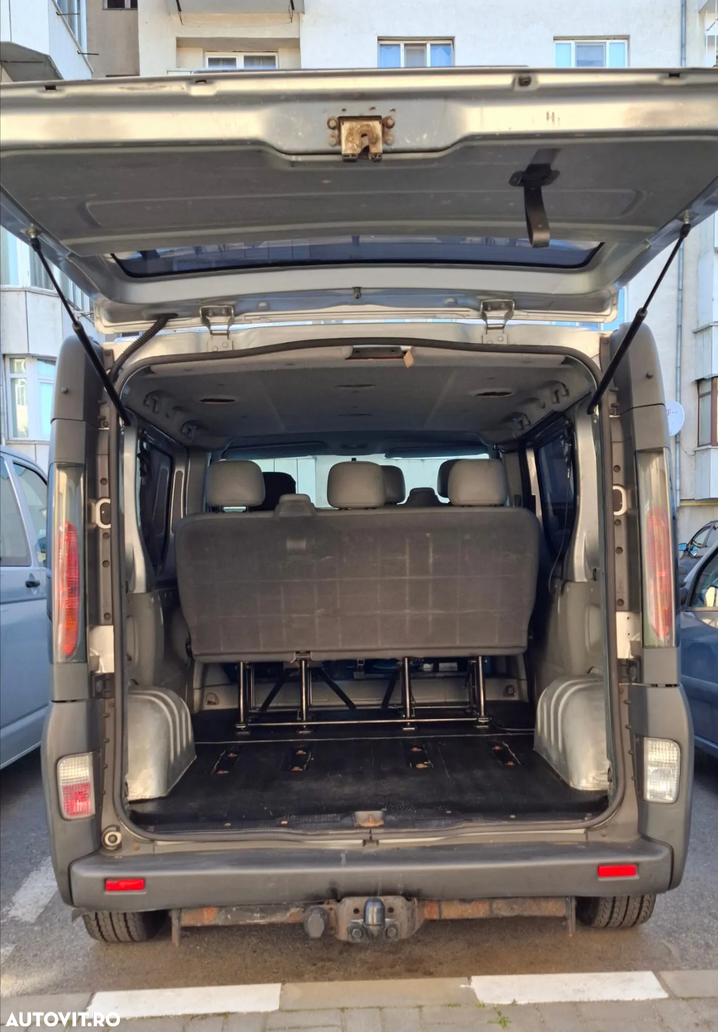 Opel Vivaro - 4
