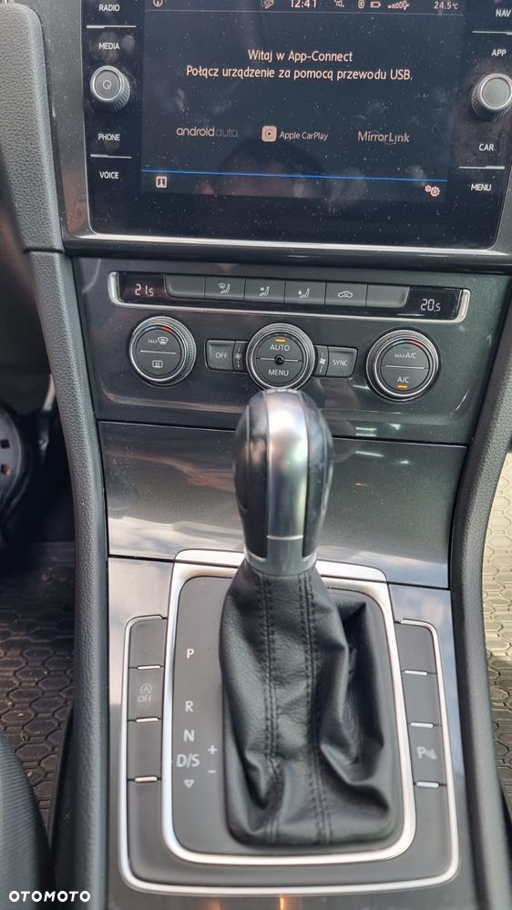 Volkswagen Golf - 10
