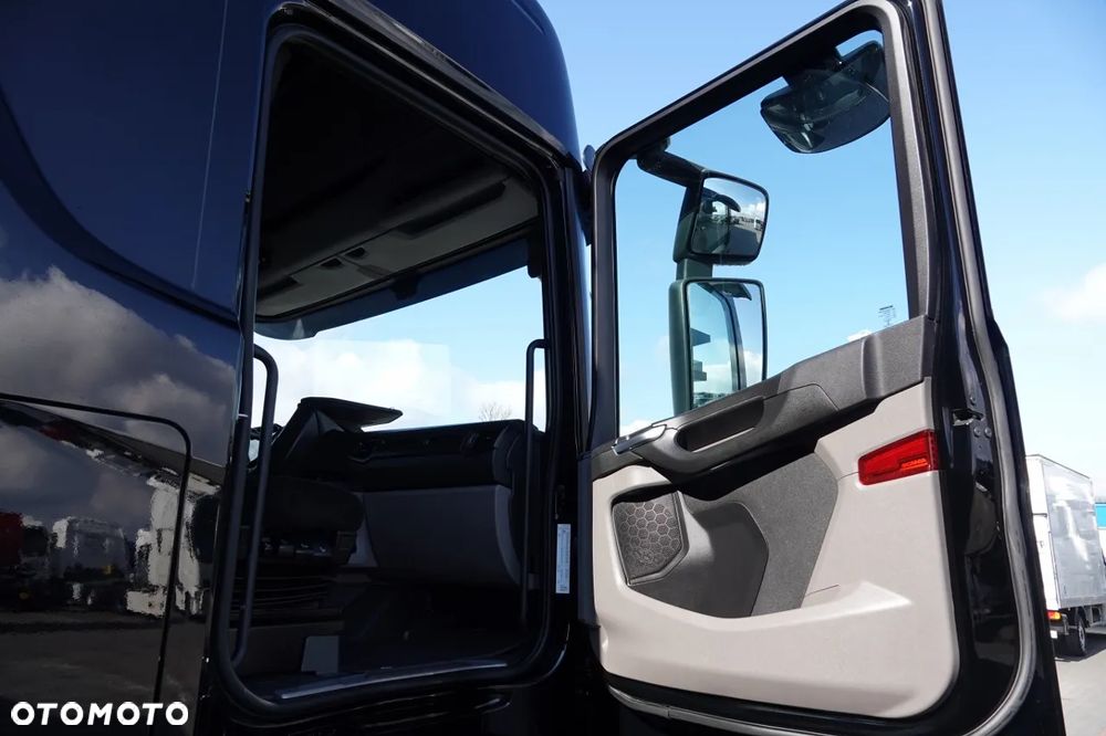 Scania S 560 / MEGA / RETARDER / KLIMA POSTOJOWA / LOWDECK / 2022 ROK / - 37