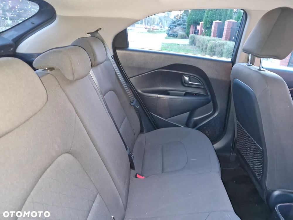 Kia Rio - 22