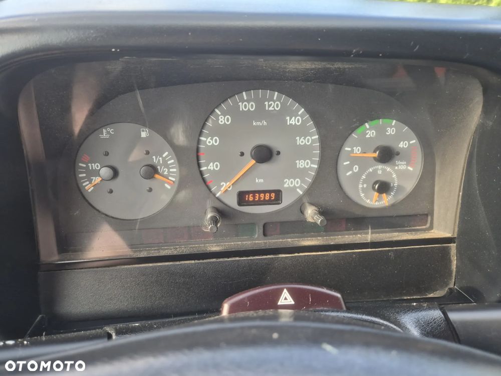 Volkswagen LT46 2.5TDi 109KM/ Skrzynia +kufer/ - 29