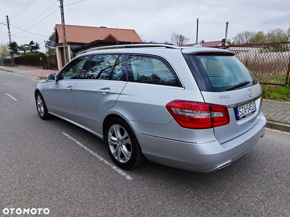 Mercedes-Benz Klasa E 200 CGI BlueEffICIENCY Avantgarde - 12