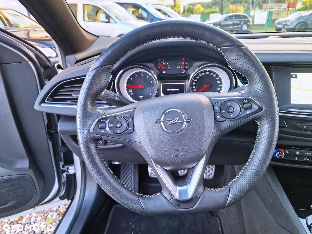 Opel Insignia - 12