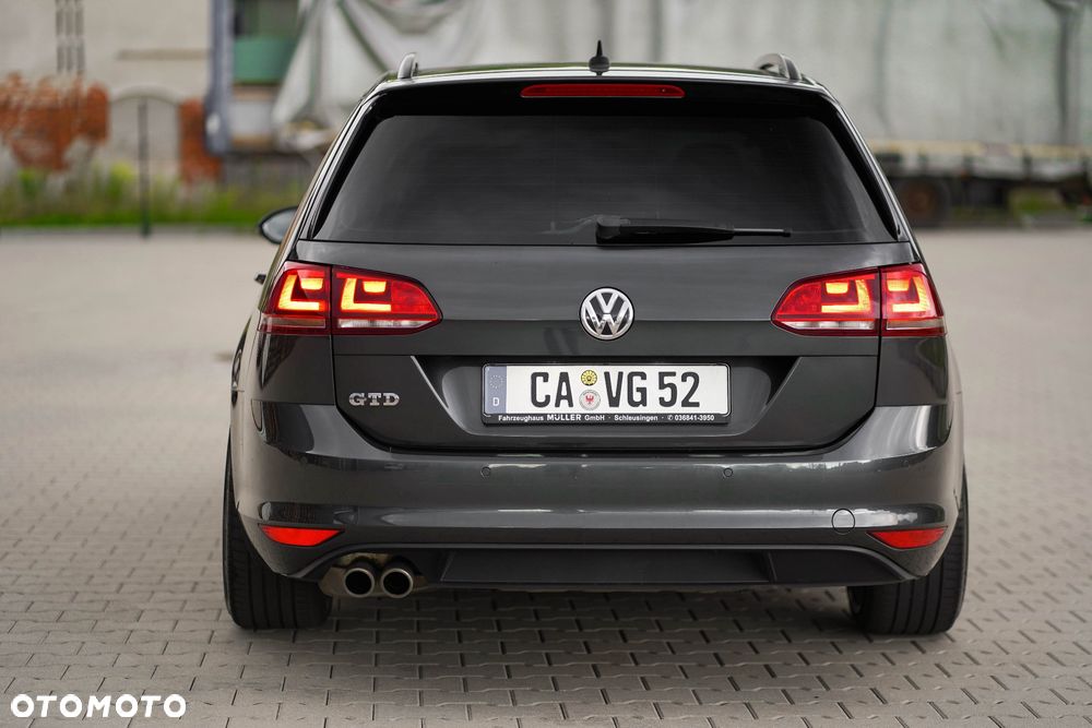 Volkswagen Golf - 11