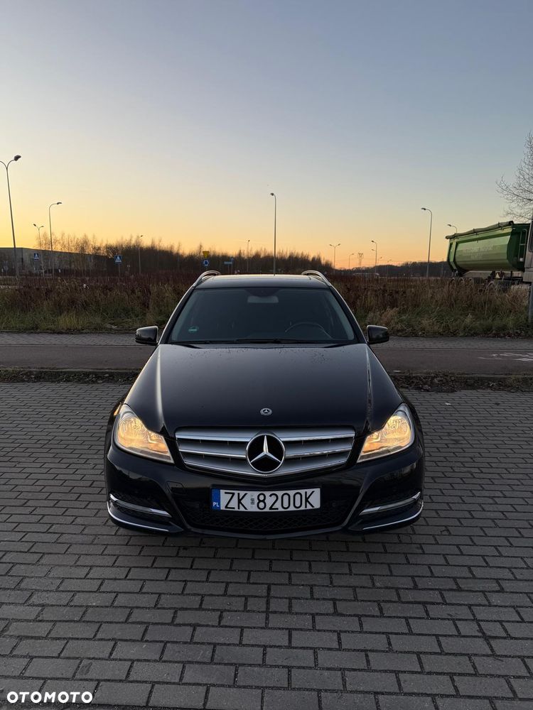 Mercedes-Benz Klasa C 180 CGI Automatik BlueEFFICIENCY Elegance - 12