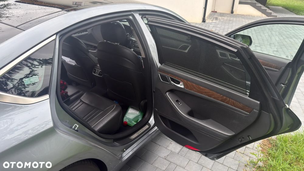 Hyundai Genesis - 15