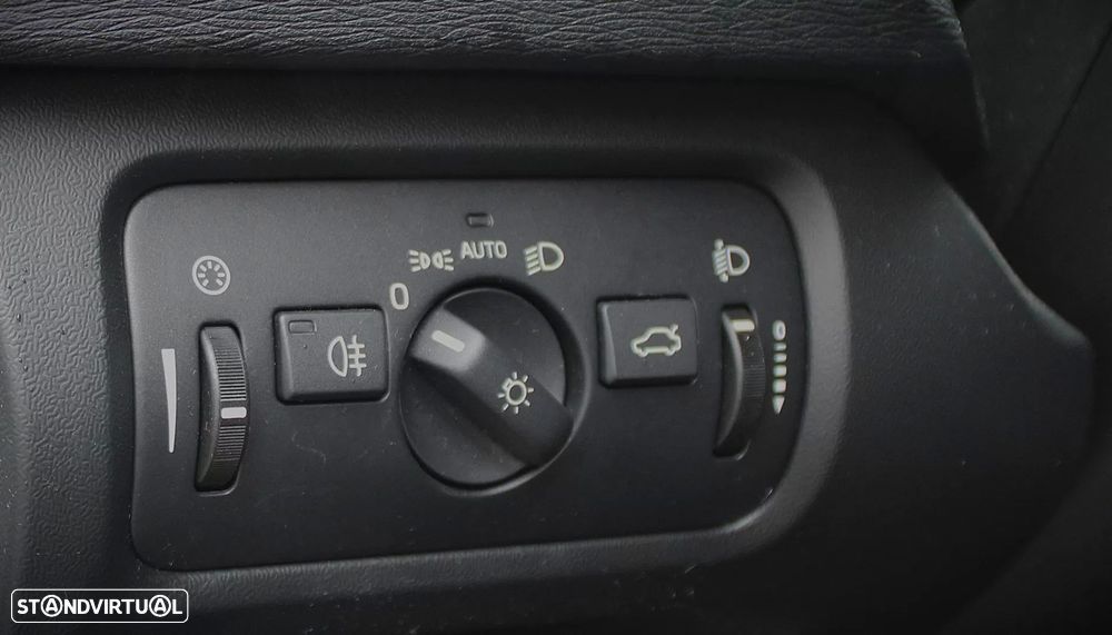 Volvo V40 1.6 D2 Momentum Eco - 21