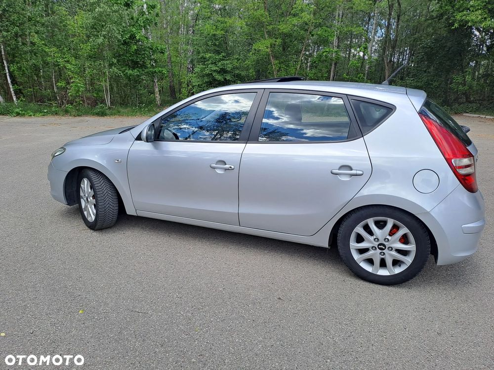 Hyundai i30 1.6 CRDi Comfort EU5 - 9