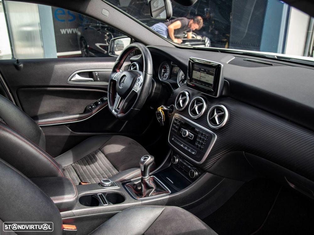 Mercedes-Benz A 180 d AMG Line - 25