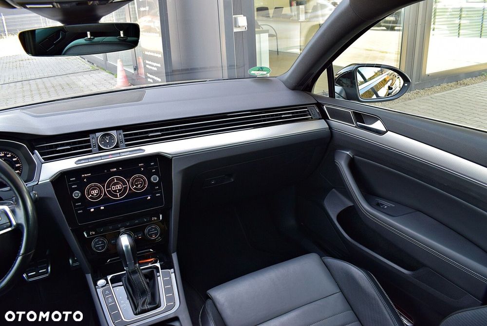 Volkswagen Passat - 28