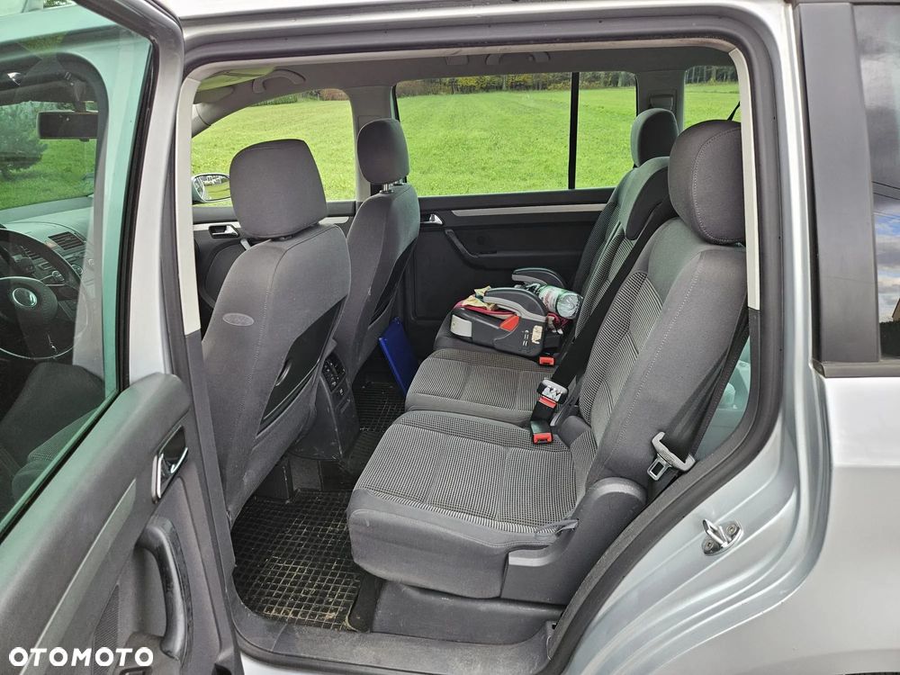 Volkswagen Touran 2.0 TDI Highline - 5