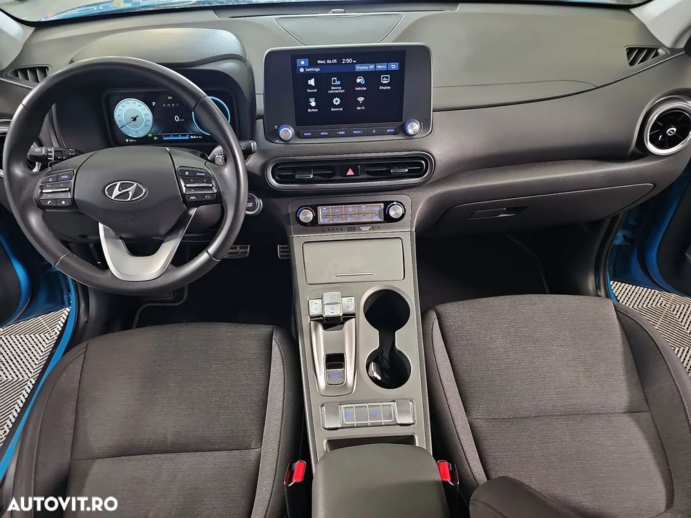 Hyundai KONA - 10