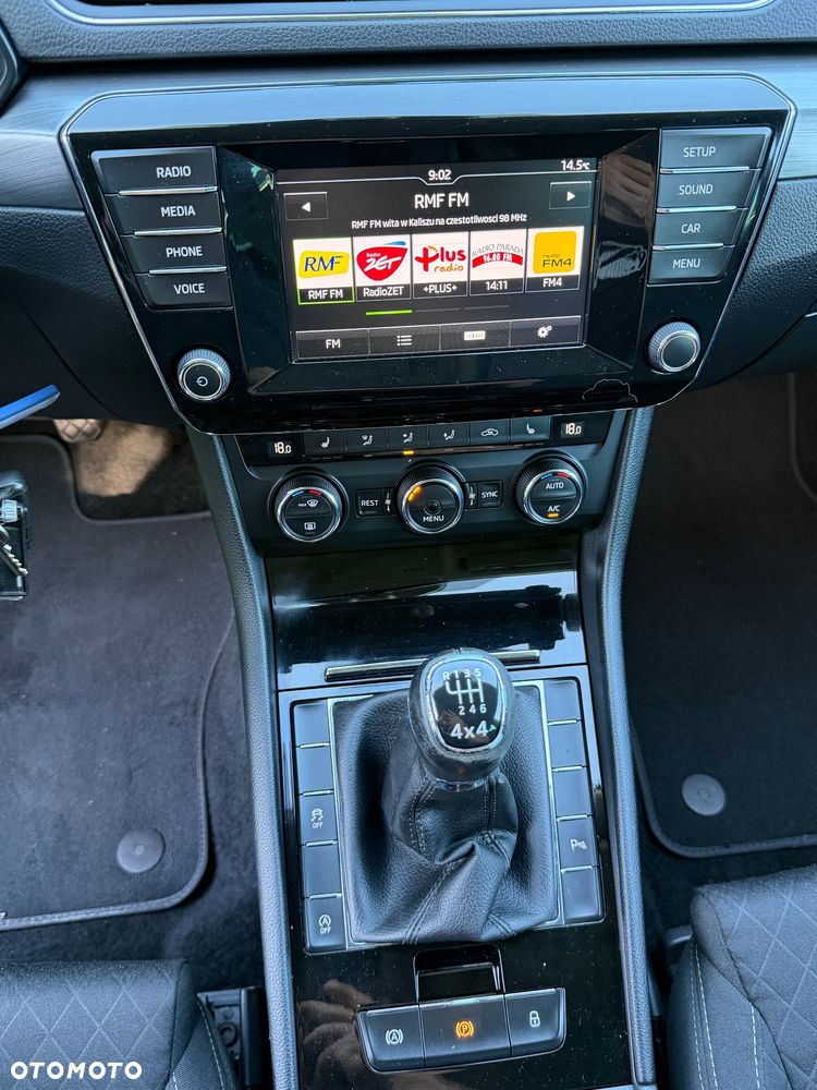Skoda Superb 2.0 TDI 4x4 Premium Edition - 20