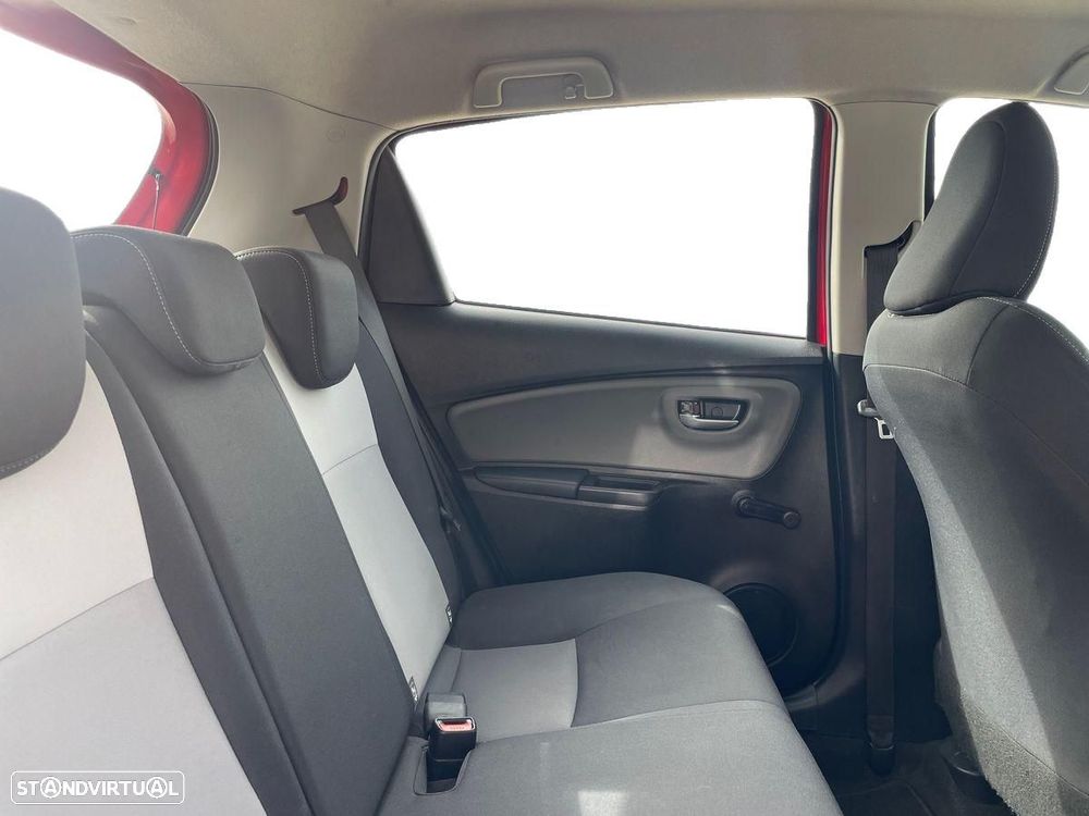 Toyota Yaris 1.0 VVT-i Comfort+P.Style - 7