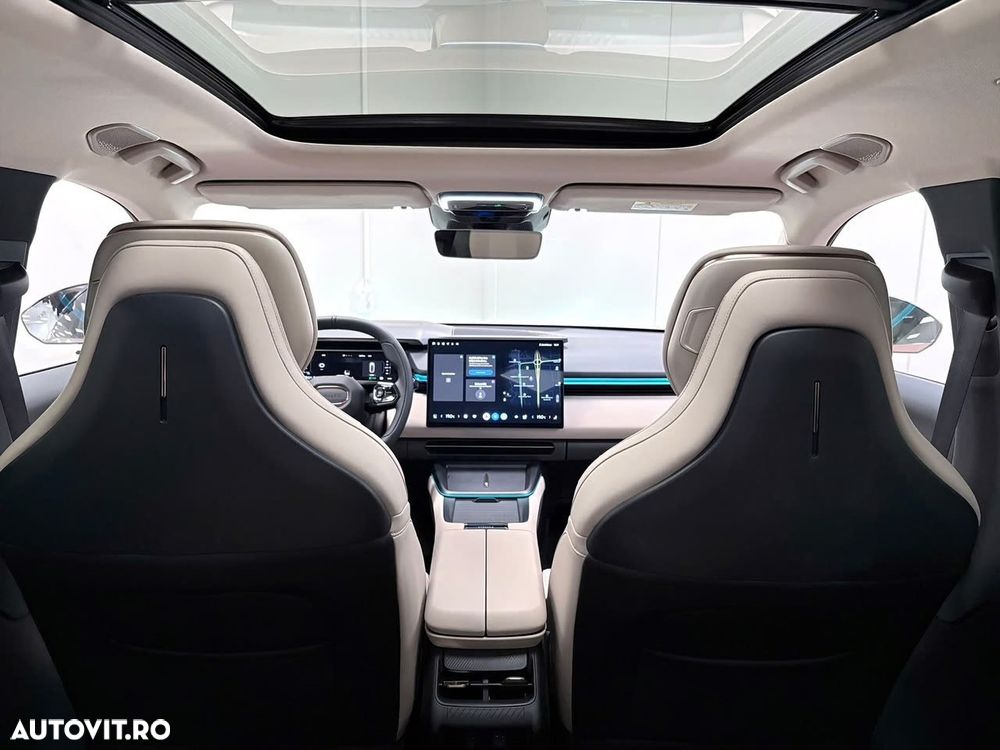 Lynk&Co 08 - 9